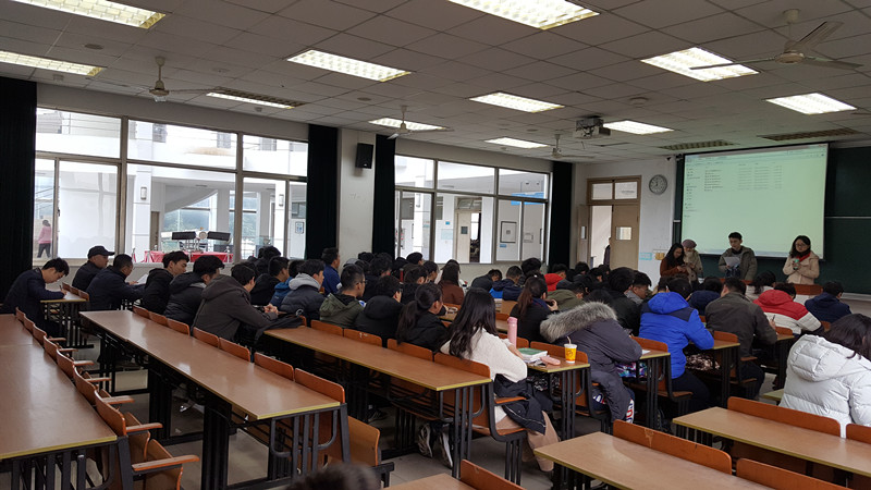 2018-2-26-新学期课堂一派生机盎然-kaiyun开云官方网站开学查课纪实_副本.jpg